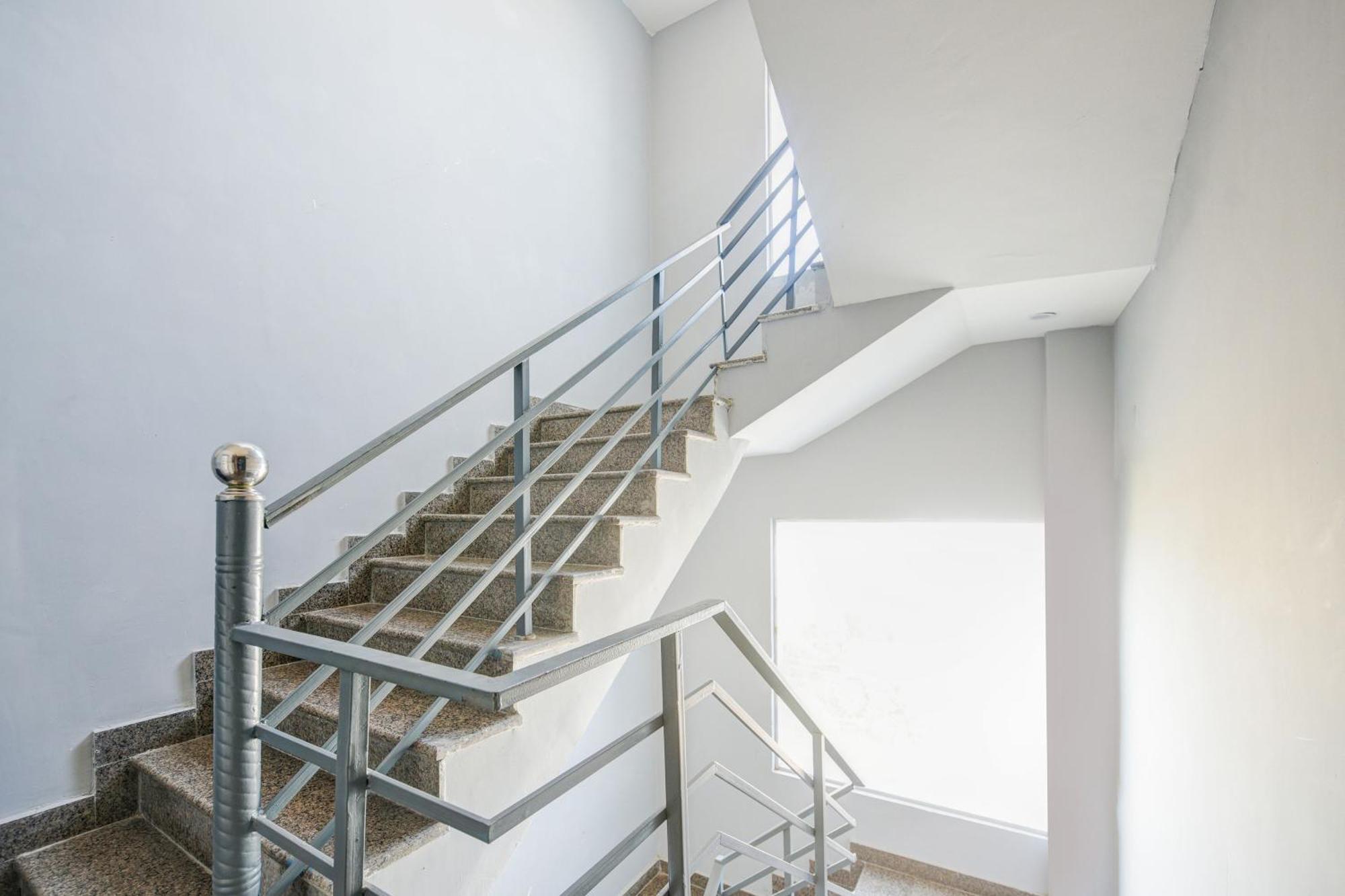 Hotel O Ridge Way Stays Faridabad Bagian luar foto